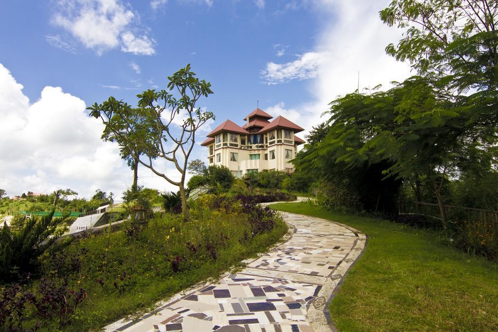 Mount Pleasant Hotel Oattara Thiri Buitenkant foto