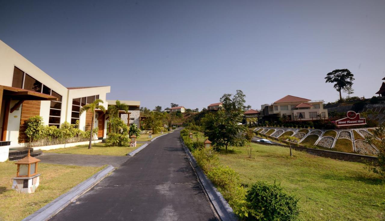 Mount Pleasant Hotel Oattara Thiri Buitenkant foto