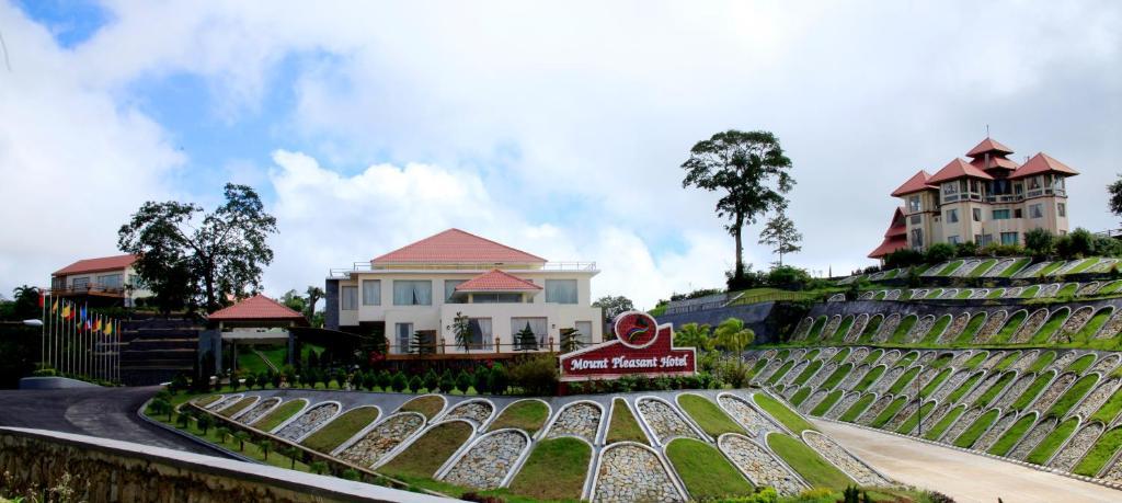 Mount Pleasant Hotel Oattara Thiri Buitenkant foto