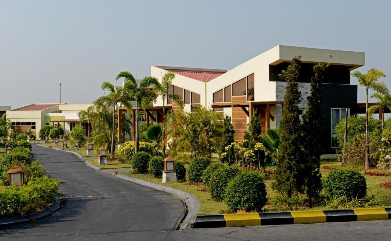 Mount Pleasant Hotel Oattara Thiri Buitenkant foto