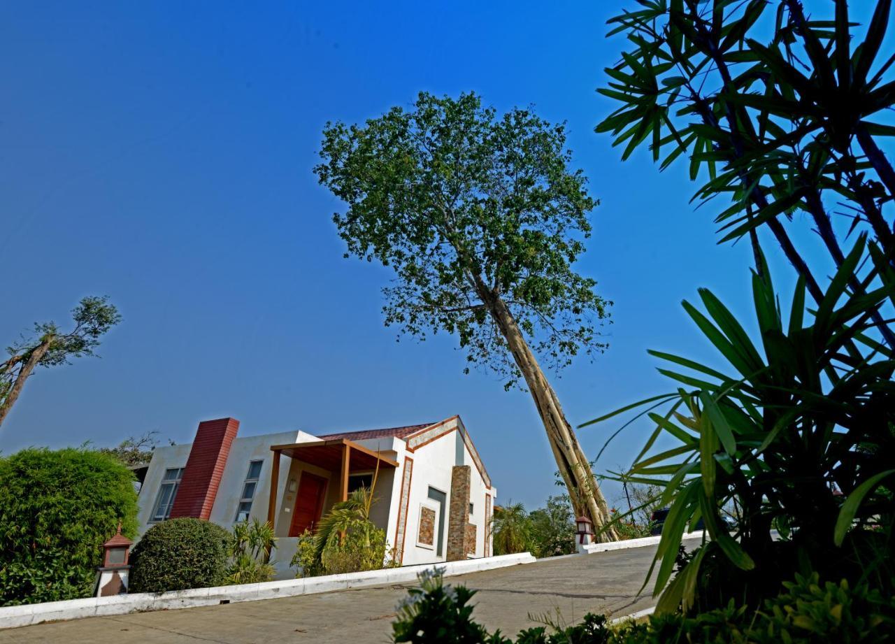 Mount Pleasant Hotel Oattara Thiri Buitenkant foto