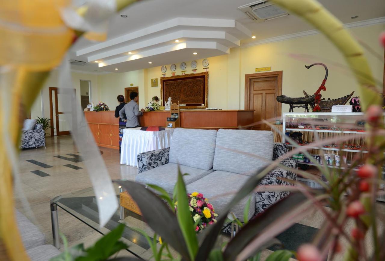 Mount Pleasant Hotel Oattara Thiri Buitenkant foto